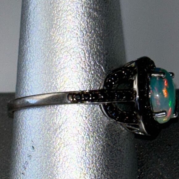 KJC 925 silver opal ring oval w/black spinel Sz 9 halo setting - Picture 3 of 9